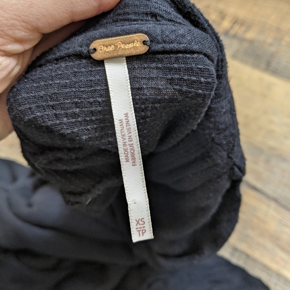 𝅺free people your girl tunic ruffled top black boho Bohemian shirt - Picture 9 of 10